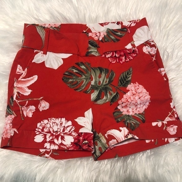 $10 Lily Morgan coral red floral shorts - Picture 1 of 4